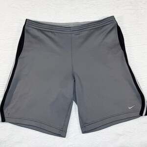 Nike Dri-Fit vintage Men's Gray and Black Athletic Training Shorts Size Large